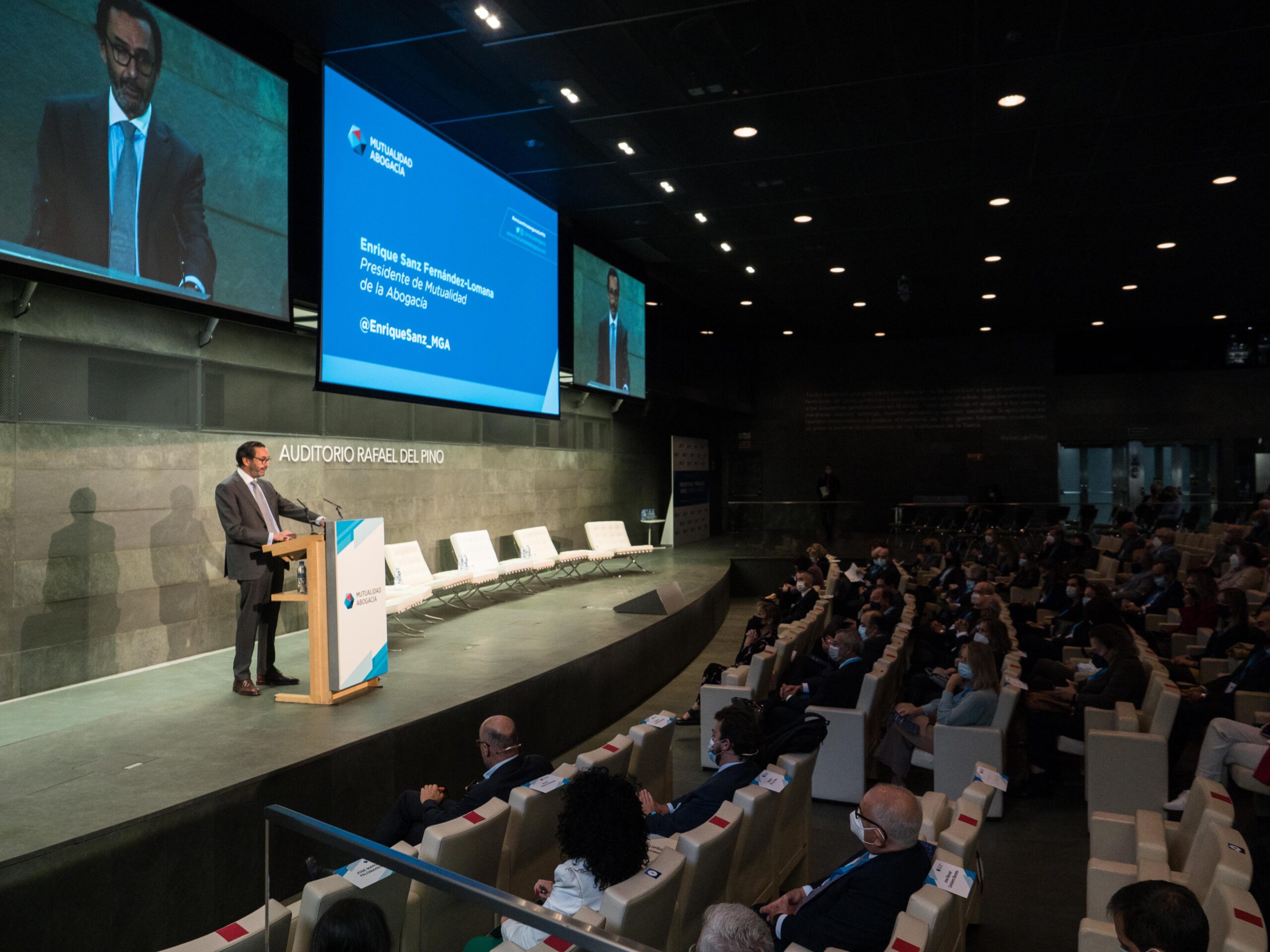 iv-encuentro-economico-asegurador-de-mutualidad-de-la-abogacia-scaled-1